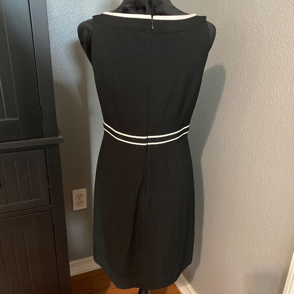 White House Black Market Dress Size 6 Black Sleeveless Belted Fit & Flare Chic - Picture 7 of 9